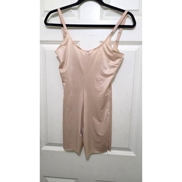 Spanx Womens Beige Shapewear Bodysuit With Adjustable Straps Size M/M Nylon/Span - Picture 3 of 7